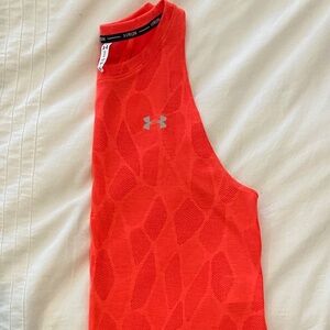 Under armour tank